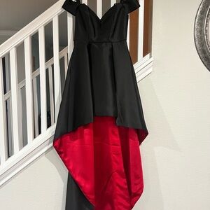 Windsor Black Exterior Dress with Red Satin Lining *NEVER WORN*